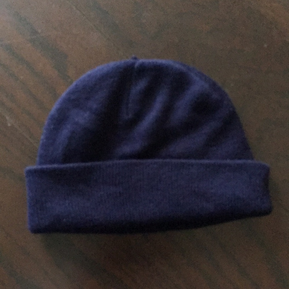 Navy beanie - Picture 2 of 5
